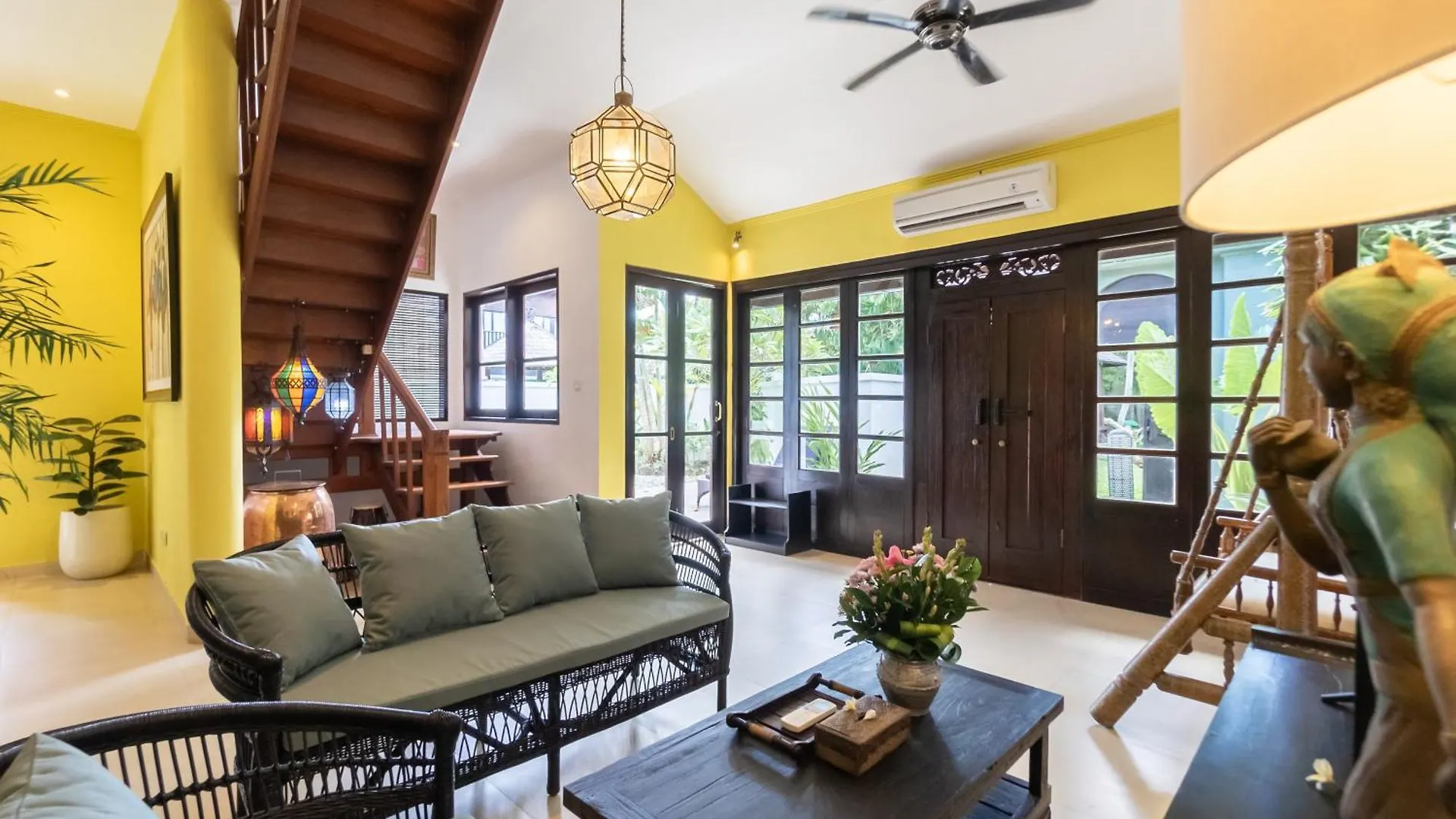 Four On Drupadi Villa Seminyak