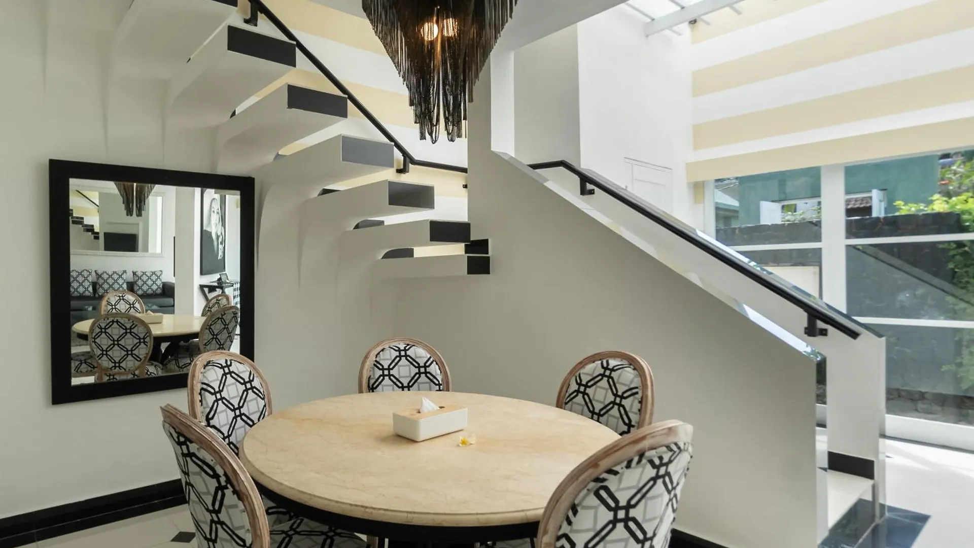 Four On Drupadi Villa Seminyak