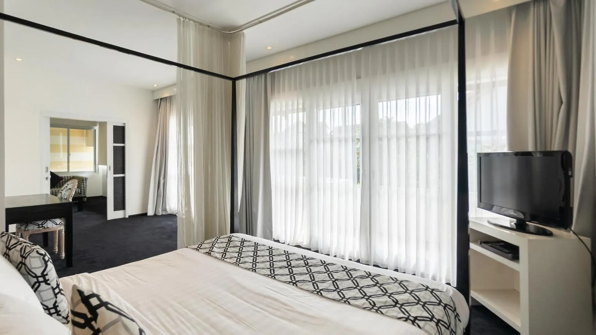 Four On Drupadi Villa Seminyak