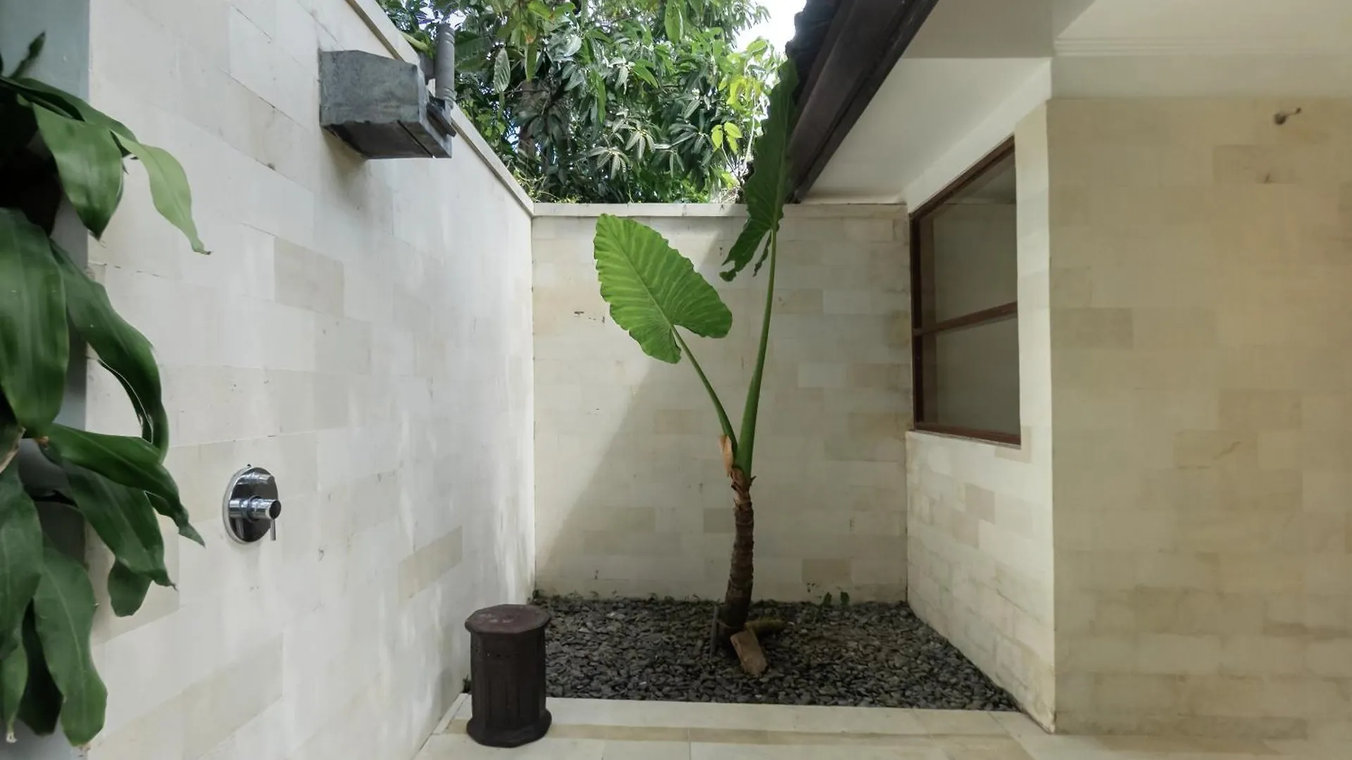 Four On Drupadi Villa Seminyak