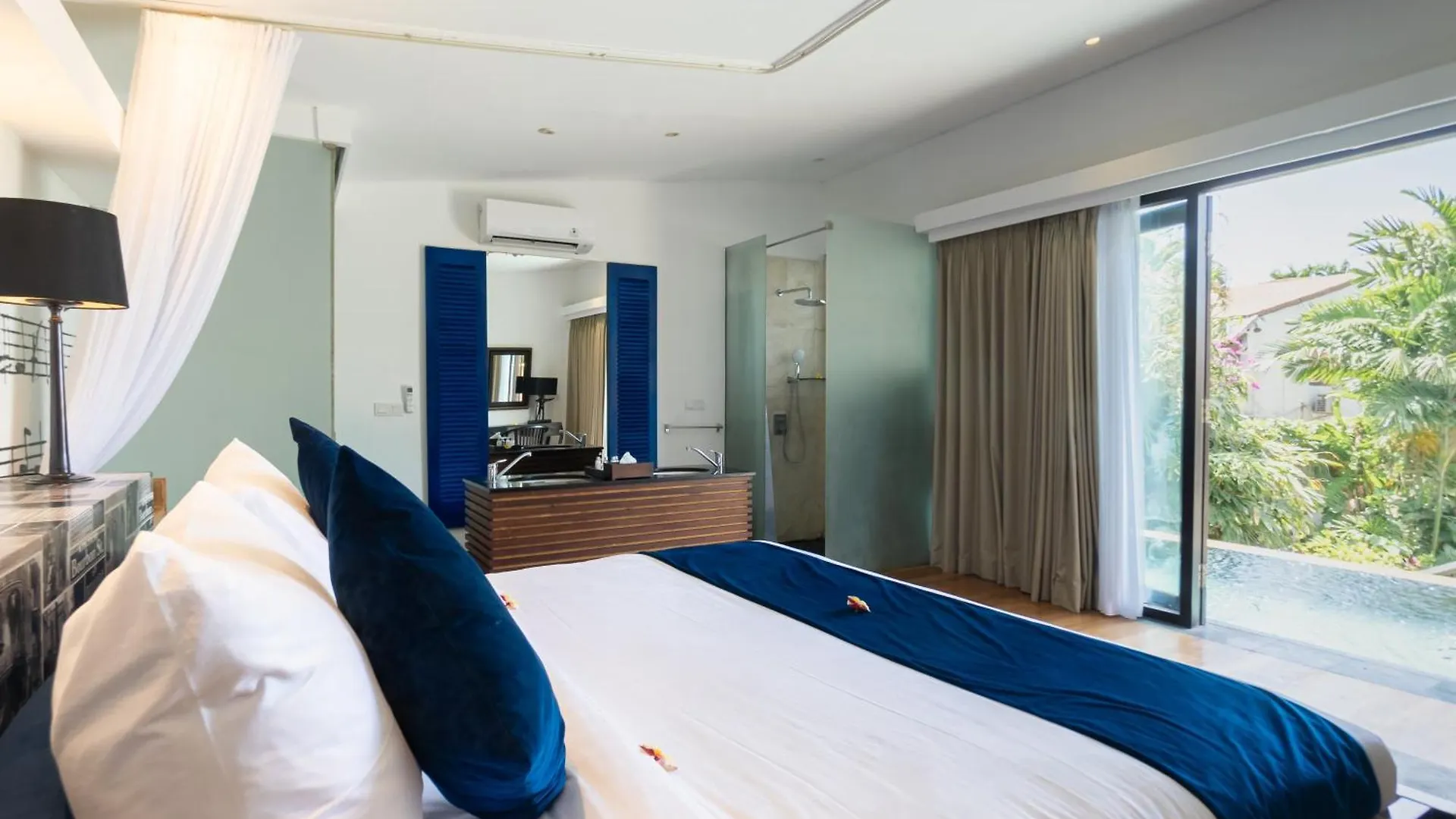 Four On Drupadi Villa Seminyak